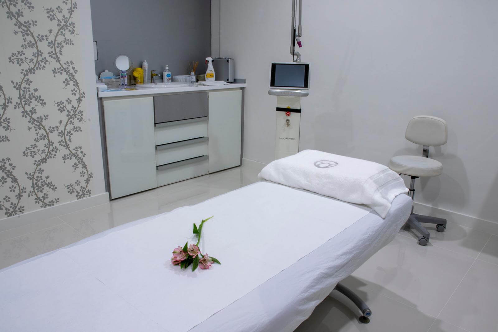 clinica-de-medicina-estetica-en-Valencia-camilla